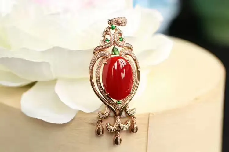 Nanhong Agate Pendant — hero