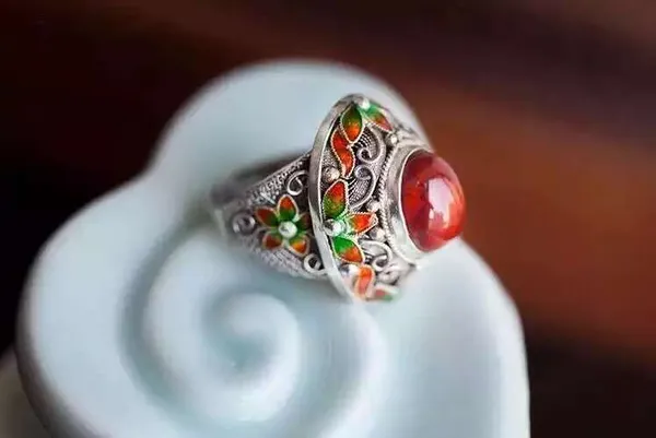 Nanhong Agate Filigree Ring — still life